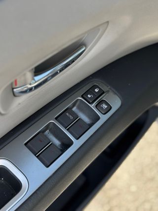 SUBARU TRIBECA B9 7 PLZ 2008 138.000km Etiqueta C
