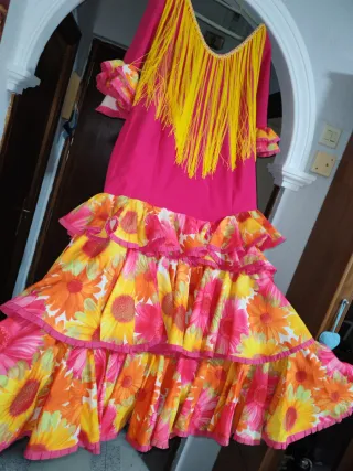 Traje Flamenca Talla 54-56 Rosa y Estampado