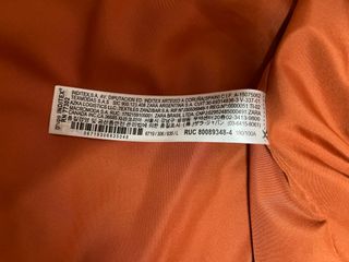 Chaqueta Zara entretiempo acolchada naranja