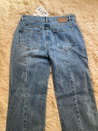 Pantalones Desigual vaqueros rotos anchos