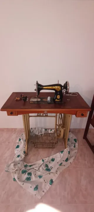 Máquina de coser Singer antigua de 1922