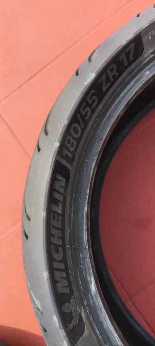 Neumático Michelin Road 6