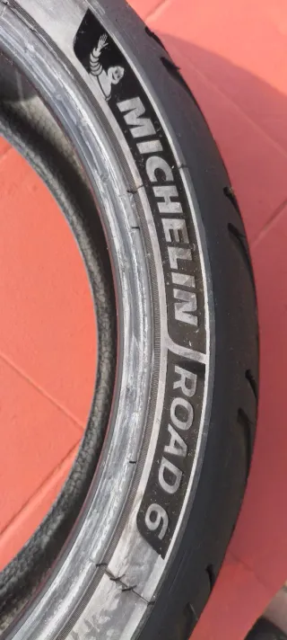 Neumático Michelin Road 6