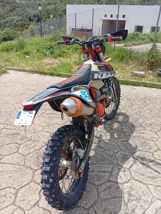 KTM SIX DAYS