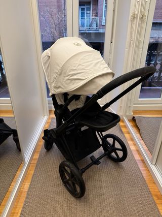 Cybex Priam Chasis Negro/Crema - Garantía 2027
