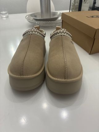 Zuecos UGG Beige Talla 41 Nuevos