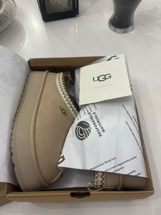 Zuecos UGG Beige Talla 41 Nuevos