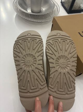 Zuecos UGG Beige Talla 41 Nuevos