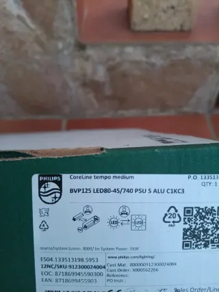 Foco LED Philips CoreLine Tempo Medium