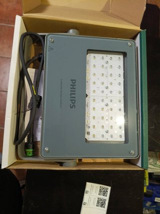 Foco LED Philips CoreLine Tempo Medium