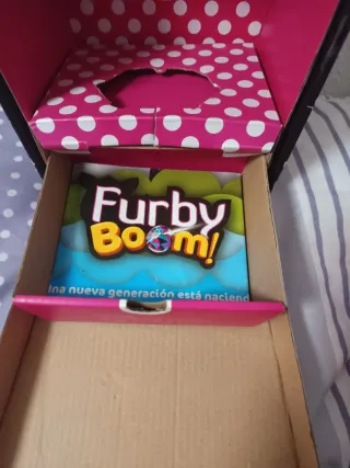 Furby Boom! Rosa con lunares blancos