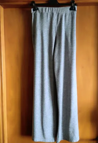 Pantalón de punto gris