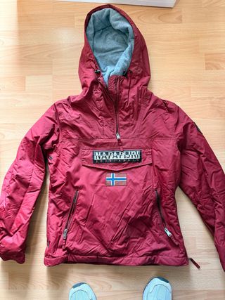 Chaqueta Napapijri Roja con Capucha