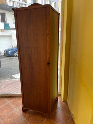 Vitrina rinconera madera