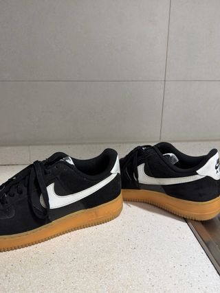 Nike Air Force 1 Negras y Marrones