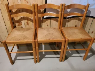 Mesa extensible con sillas
