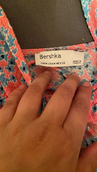 Mono Bershka floral rosa y azul