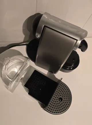 Cafetera Nespresso Krups XN 2125