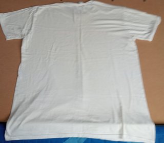 4 Bufandas y camiseta.