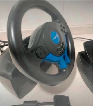 Volante y Pedales PS2 Logic3