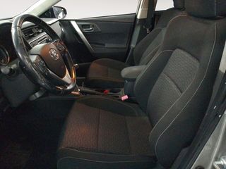 Toyota Auris Hybrid Feel!
