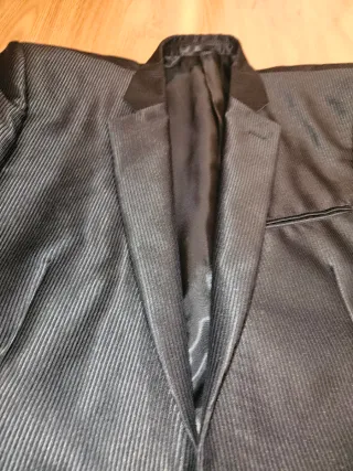 Traje elegante negro
