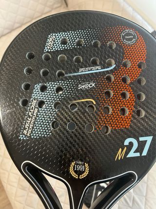 Pala de pádel Royal M27 + funda