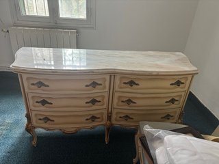 Armario de madera 3 cuerpos beige y dorado
