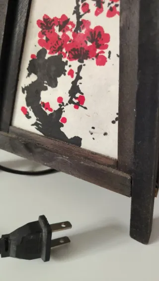 Lámpara de Tailandia con flores de cerezo