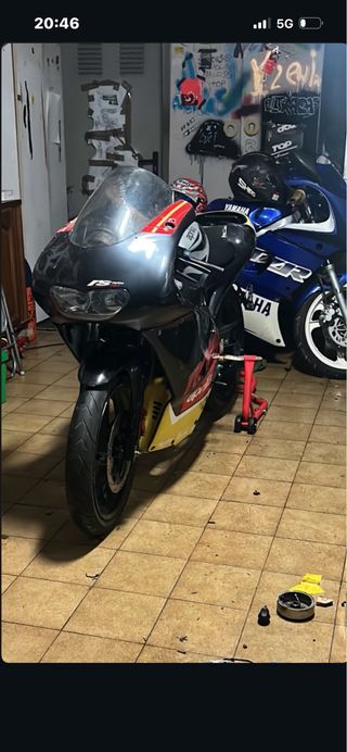 Aprilia RS50 Racing Amarillo