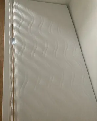 Cuna convertible blanca.  Combi arc Trama