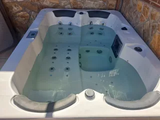 Jacuzzi 3-4 personas