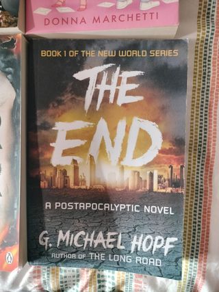 4 libros en inglés, 2 romance, 2 terror