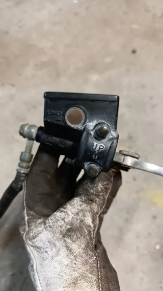Bomba Freno Maneta Suzuki GSXF 750 2000