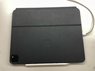 iPad Pro + Apple pencil + Magic Keyboard (funda)
