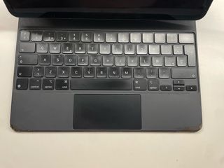 iPad Pro + Apple pencil + Magic Keyboard (funda)