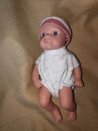Muñeca bebé sin estrenar