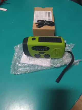 Radio manovella solare torcia e power bank