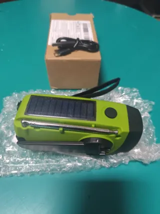 Radio manovella solare torcia e power bank