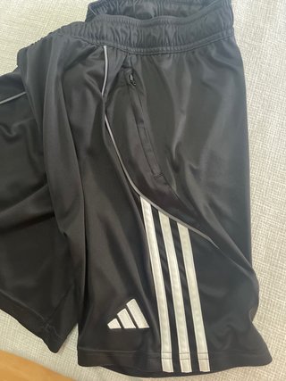 Pantalon niño Jordan y pantalon Adidas