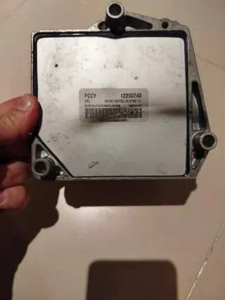 Centralita Motor Opel Astra H gtc  2006