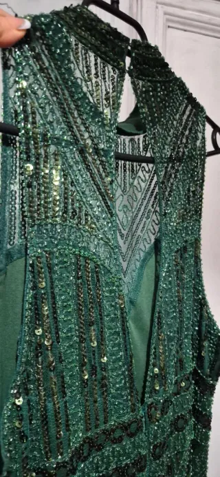 Vestido de fiesta verde con lentejuelas