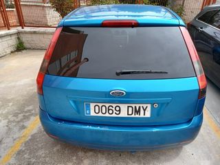 Ford Fiesta 2005 muy cuidado por no uso
