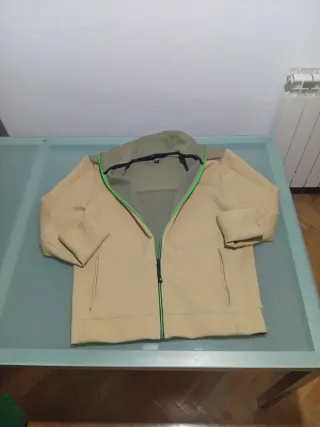 Chaqueta Adidas ZNE Beige y Verde intenso