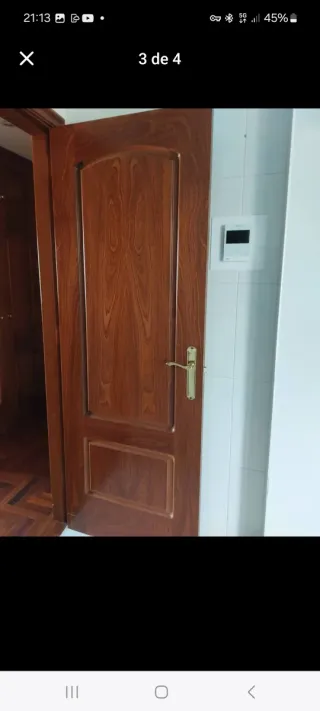 Puerta de madera interior