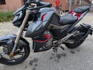 Zontes U125 Negra y Roja 13.000km 2020
