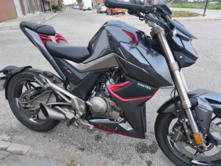 Zontes U125 Negra y Roja 13.000km 2020