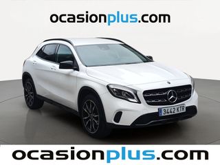 Mercedes-Benz GLA 180 90 kW (122 CV)