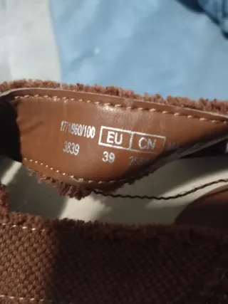 Sandalias Bershka Verano Beige y Marrón Talla 39