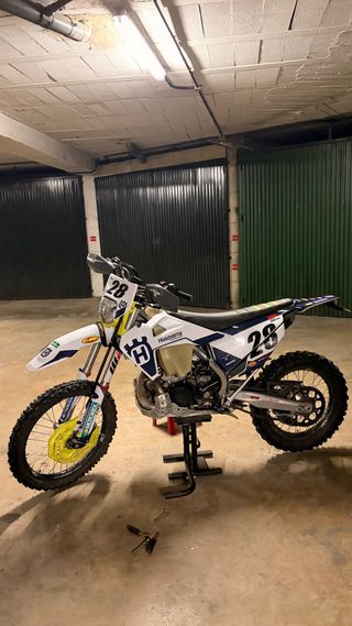 Husqvarna TE 300 2022 Enduro Moto